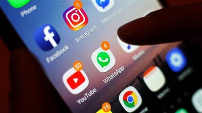 شركات التواصل الاجتماعي العملاقة تتلقى ضربة قوية