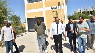 رئيس «مياه الأقصر» يتفقد مواقع مياه الشرب والصرف الصحي (صور)