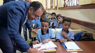 رئيس الوزراء ووزير التعليم يتفقدان مدارس كرداسة في الجيزة 