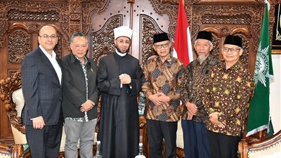 وزير الأوقاف يزور كبرى المؤسسات الدينية في إندونيسيا.. صور