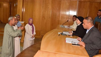 بحث ومناقشة شكاوى أهالي الأقصر في اليوم المفتوح (صور)