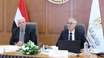 رئيس جامعة المنيا يشهد اجتماع مجلس الجامعات الأهلية