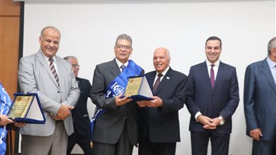 محافظ بورسعيد يشهد حفل تكريم المعلمين المحالين للتقاعد ببورسعيد. 