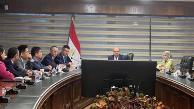 وزير الطيران يلتقي مسئولي شركة هواوي العالمية لبحث فرص التعاون في مجال تطوير البنية التحتية 