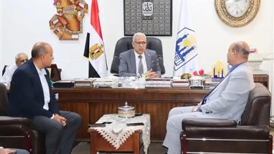 تعليم القاهرة توجه بسرعة صرف مستحقات المعلمين بالحصة دون تأخير