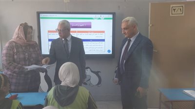 مدير تعليم القاهرة يتابع التقييمات الأسبوعية ويشدد على تسجيل الغياب أولًا بأول