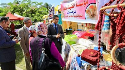 مؤسسة الفتيات بالعجوزة تشارك في معرض الزهور بالقاهرة