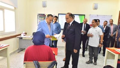 محافظ أسيوط يتفقد مدرسة النيل المصرية الدولية لمتابعة سير العملية التعليمية