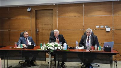 رئيس جامعة المنيا يشارك بورشة عمل حول: 