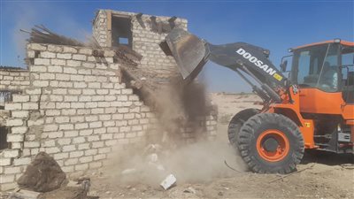 حملات موسعة لإزالة واسترداد أراضي أملاك الدولة في الأقصر (صور)