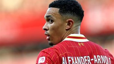 خليفة أرنولد.. ليفربول يخطط للتعاقد مع لاعب برشلونة السابق