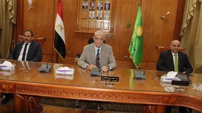 اجتماع هام لرئيس جامعة المنوفية بشأن احتفال الجامعة بعيدها الـ48