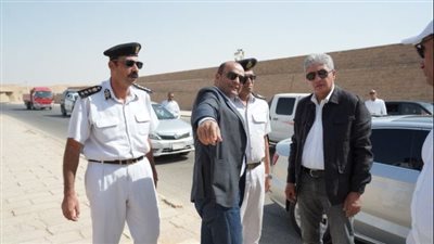 وزير السياحة والآثار يتفقد منطقة أهرامات الجيزة 