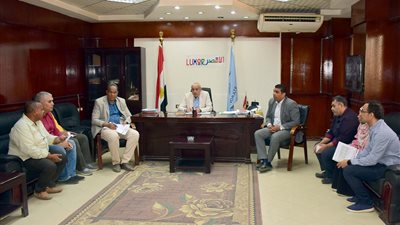 محافظ الأقصر يتابع الموقف التنفيذي لملف التصالح على مخالفات البناء (صور)