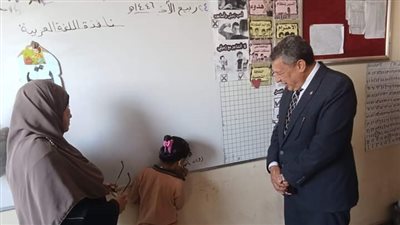 بالصور.. وكيل تعليم البحيرة يواصل جولاته بمدارس الإدارات التعليمية