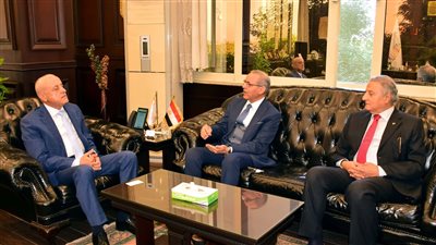 محافظ الأقصر يستقبل رئيس الرقابة النووية والإشعاعية 