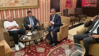 وزير الرياضة يجتمع برؤساء بعثات الأندية المشاركة فى السوبر بالإمارات