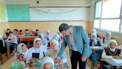 وكيل تعليم كفر الشيخ يتابع امتحانات شهر أكتوبر للمرحلتين الابتدائية والإعدادية