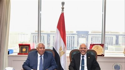 وزير العمل يستقبل محافظ الوادي الجديد لبحث سبل التعاون في الملفات المشتركة