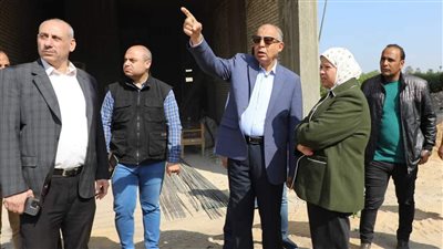 محافظ المنيا على رأس حملة لمراجعة تراخيص بناء أبراج فى بنى مزار