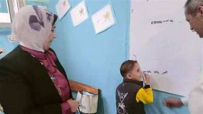 وكيل تعليم الجيزة: تصدر عددا من التنبيهات خلال تفقدها لعدد من المدارس