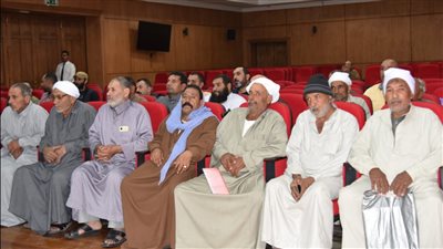 محافظ بورسعيد يتخذ خطوات حاسمة لتمكين المزارعين وتقنين الأراضي 