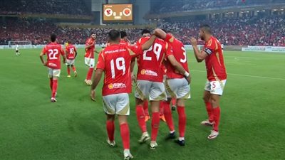 كولر يُفاضل بين تاو وطاهر.. تشكيل الأهلي المتوقع لمواجهة العين 