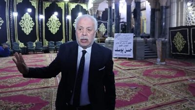 حسين فهمي وأشرف زكي أول الحاضرين في عزاء حسن يوسف