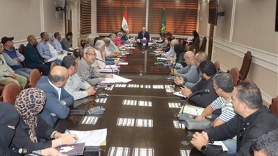 محافظ القليوبية يعقد اجتماعا موسعا لمتابعة أعمال تقنين أراضى أملاك الدولة