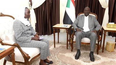نائب رئيس مجلس السيادة الانتقالي بالسودان يتعهد بدعم المبادرات المجتمعية