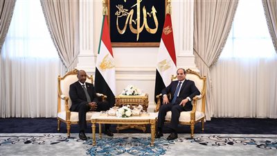 السيسي في لقاء مع البرهان: ندعم الشعب السوداني من إنهاء أزمته الحالية