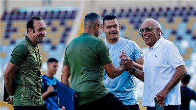 على هامش مران الزمالك.. جلسة خاصة بين جوميز ومعاونيه