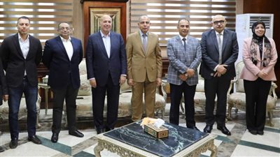 محافظ المنيا يستقبل رئيس مجموعة القلعة لبحث عدد من الفرص الاستثمارية المتاحة