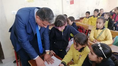 مدير تعليم الجيزة يصدر عددا من التنبيهات الهامة بزيارة مفاجئة لمدارس العمرانية