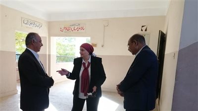 تنبيهات هامة أثناء زيارة مفاجئة لمدير تعليم القاهرة بعدد من المدارس