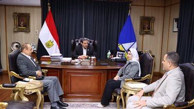 بعد تعيينه رسميا.. محافظ دمياط يستقبل وكيل التعليم الجديد