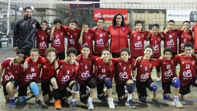 الأهلي يهزم طلائع الجيش في دوري براعم الكرة الطائرة 