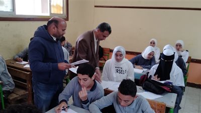 وكيل «تعليم كفر الشيخ» يتفقد عددا من المدارس 