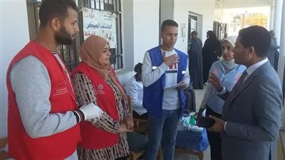 «صحة الأقصر» تنظم قوافل طبية بالمجان لفحص المواطنين غرب المحافظة (صور)