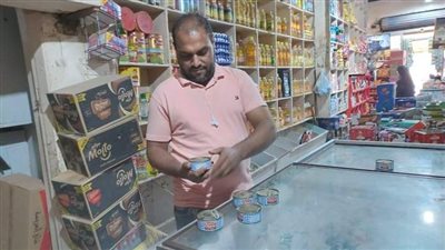 إعدام 23 كيلو أغذية وعصائر تالفة خلال حملة بالأقصر (صور)