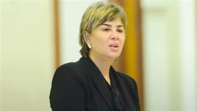 بالصور.. نجوم الفن والإعلام في عزاء والدة مفيدة شيحة