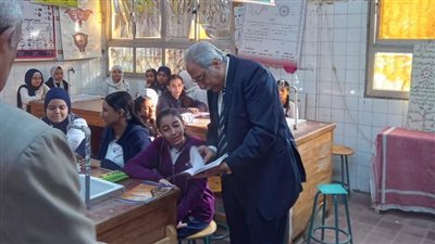 مدير تعليم القليوبية يتفقد انتظام سير الدراسة فى مدارس بنها 