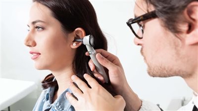 هل تعاني من ضعف السمع؟.. علامات تشير إلى ضرورة إجراء اختبار