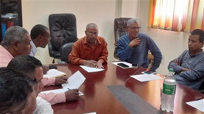 رئيس مدينة الطود بالأقصر يبحث مع المواطنين عدد من الموضوعات الهامة 