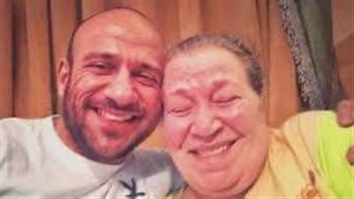 عاجل.. أحمد مكي يعلن وفاة والدته ويطالب بالدعاء لها
