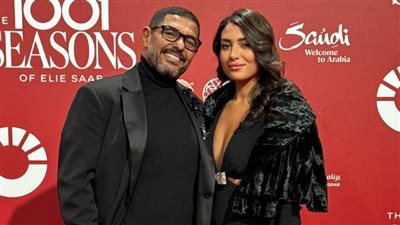 شاهد هاني فرحات ودنيا جمعة في عرض المصمم العالمي إيلي صعب