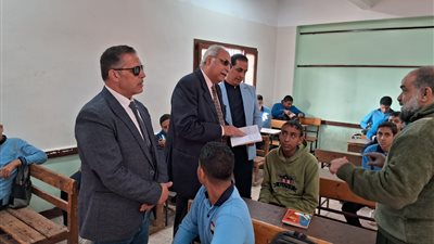  مدير «تعليم القليوبية» يتفقد مدارس إدارة طوخ التعليمية (صور) 