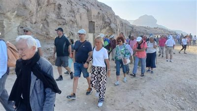 المنيا تستقبل وفدا متعدد الجنسيات لزيارة المناطق الأثرية