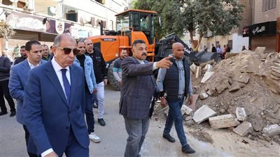 محافظ المنيا يقود حملة لغلق وتشميع محال وكافيهات مخالفة بحي شمال المدينة