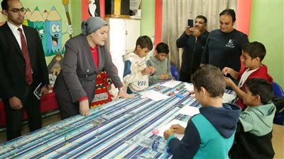 رئيسة المجلس القومي للطفولة والأمومة تزور الأطفال بمركز السلام لحماية وتأهيل الأطفال 